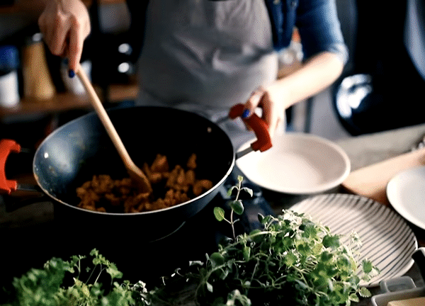 Does Baking Powder Make Chicken Crispy? The Science&hellip;